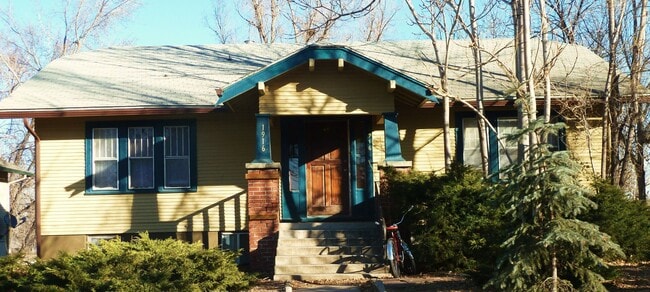 Building Photo - 1916 8th Ave Unit 2