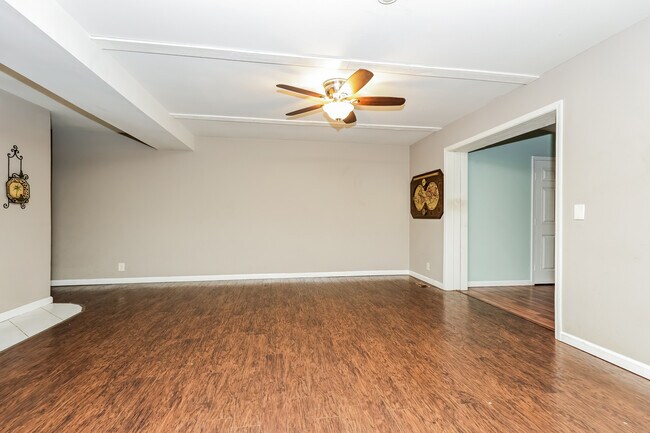 Photo - 749 Huntington Pkwy