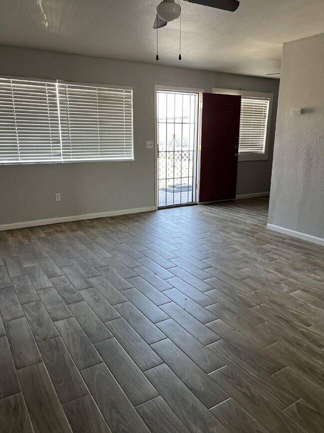 Updated 2BR/1BA | Private Patio | Great Lo... - Updated 2BR/1BA | Private Patio | Great Lo... Apartamento Unidad #4