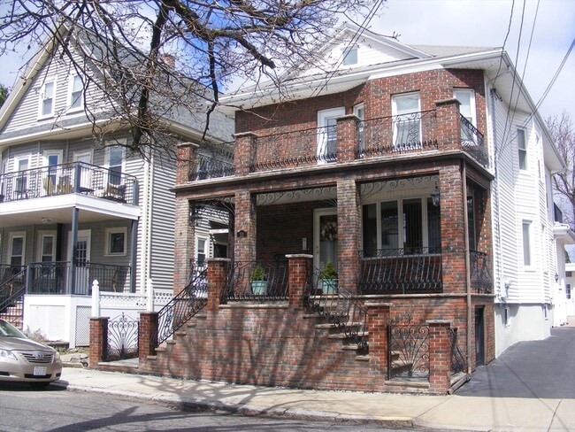 Building Photo - 53 Marshall St Unit 2