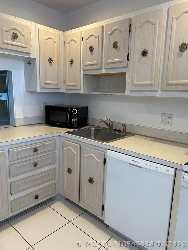 Photo - 31 Abbey Ln Unit 207