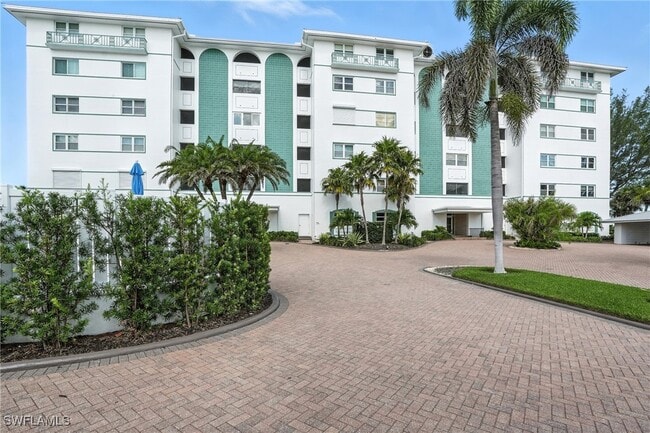 Photo - 2011 Gulf Shore Blvd N Unit 26