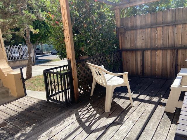 Photo - 744 N Ridgewood Pl