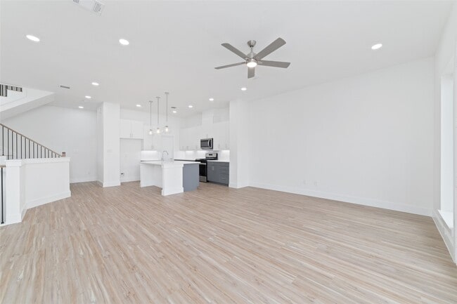 Building Photo - 2107 Holman St