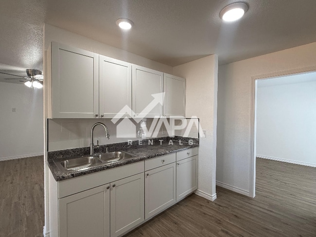 Photo - 5911 Autumn Lake