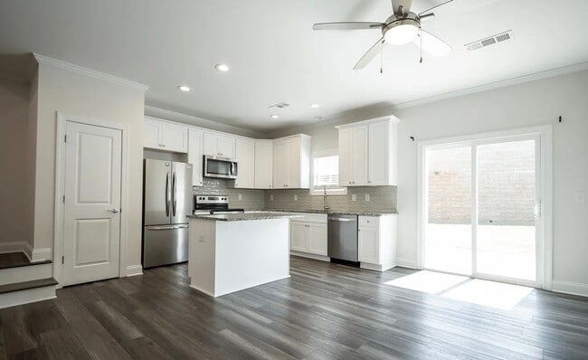Photo - 123 Magnolia Pl