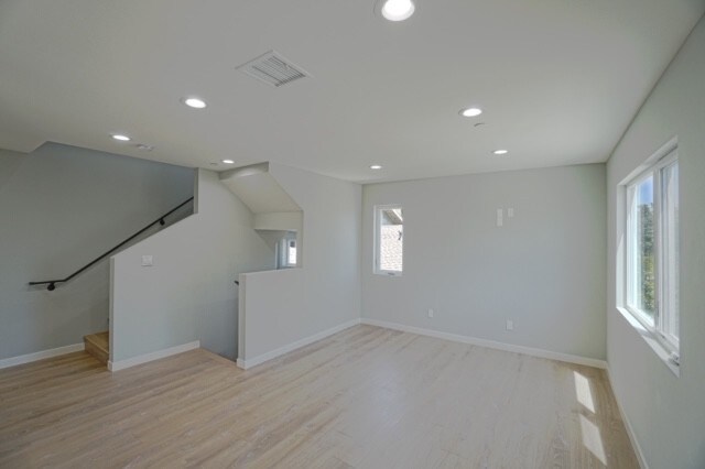 Sala de estar - 4271 Rosewood Ave