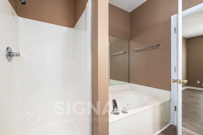 Photo - 1719 Annendale Dr