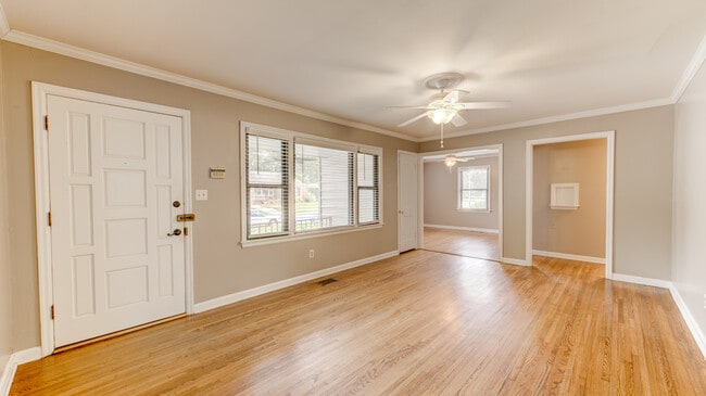 Photo - 56 E 52nd St