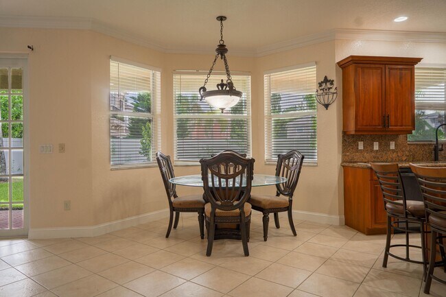Photo - 2261 Ridgewood Cir
