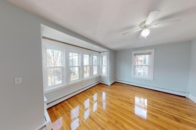 Living Room - 121 Johnson St Unidad 2L