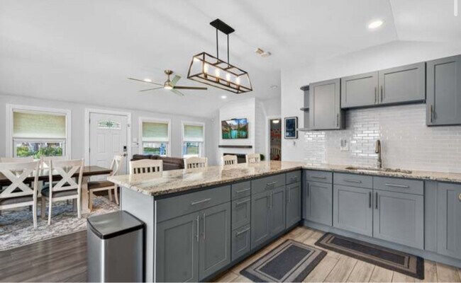 Photo - 14928 Walnut Dr