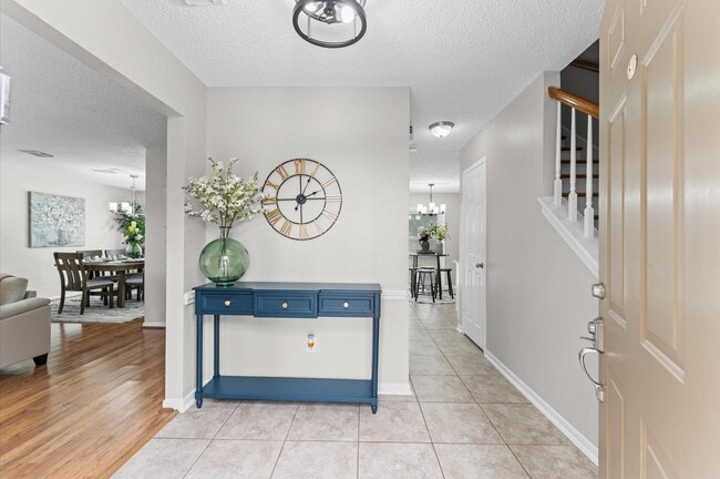 Photo - 630 Hawthorn Pl