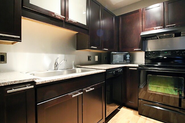 Photo - 182 W Randolph St