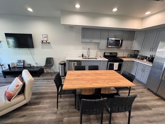 Photo - 2625 Somerset Dr