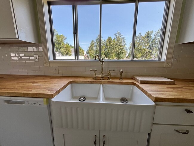 Photo - **Coming soon** Charming Historic 4-bd Hom...