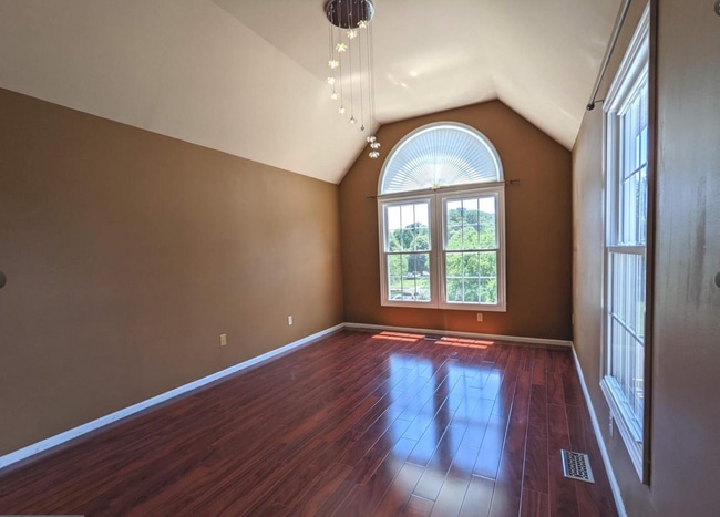 Photo - 3 Kaylin Cor