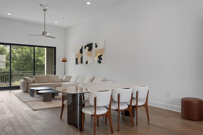 Photo - 3810 Berkman Dr