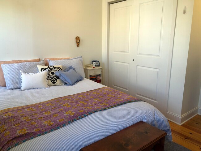 Photo - 749 S 6th St Unit 3