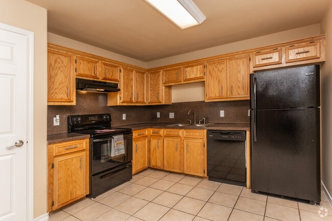 2BR, 1BA - 850SF (The Veranda) Kitchen