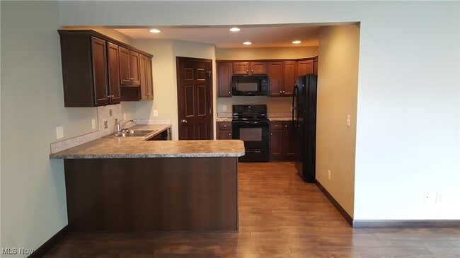 Photo - 110 N Kapitzky Dr