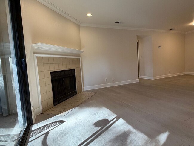 Photo - 1665 Braddock Ct