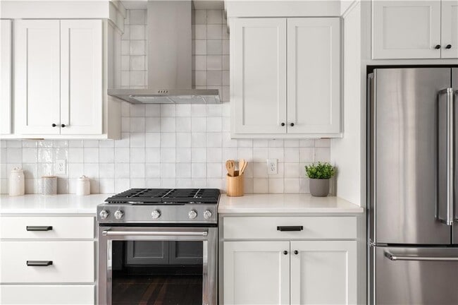 Photo - 845 Ormewood Terrace SE