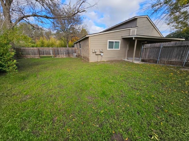 Photo - 7002 Oak Meadow Cir Unidad A