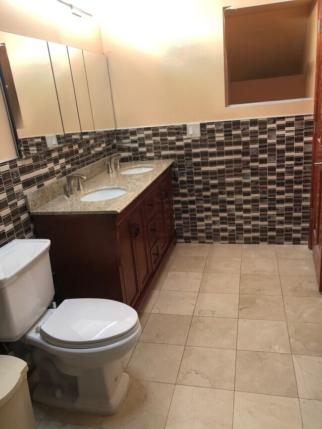 Photo - 2128 Newtown Ave Unit Apt 2