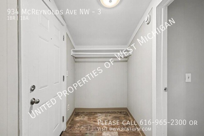 Photo - 934 Mc Reynolds Ave NW Unit 3