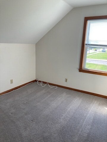 Photo - 586 Martin Rd
