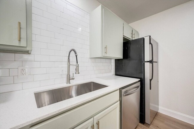 Photo - 805 W Chambers St Unit C