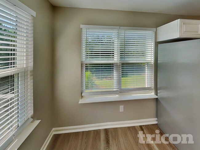 Photo - 295 Oak Meadows Dr