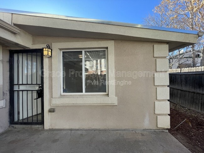 Photo - 2127 S Acoma St