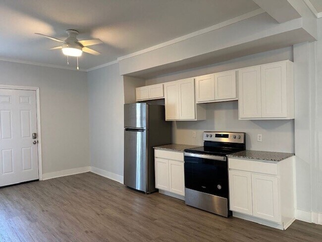 Photo - 327-329 E Main St - or 327A-100 Unit 100