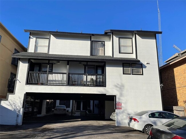 Building Photo - 912 W 22 1/2 St Unit J