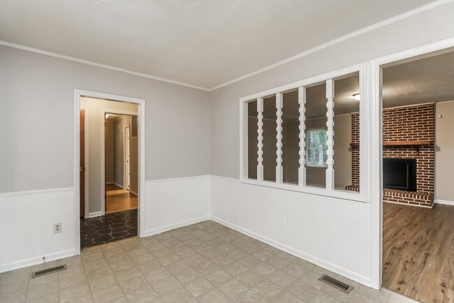 Photo - 2124 Foxhunt Dr