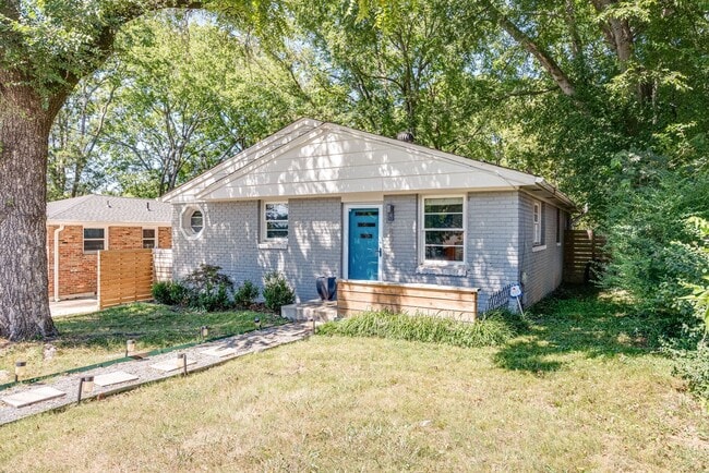 Photo - Amazing 3BE/1BA in East Nashville location!