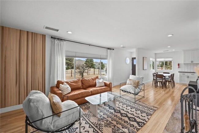 Photo - 55585 Onaga Trail