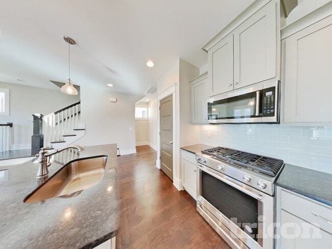 Photo - 1247 Hillwood Private Cove