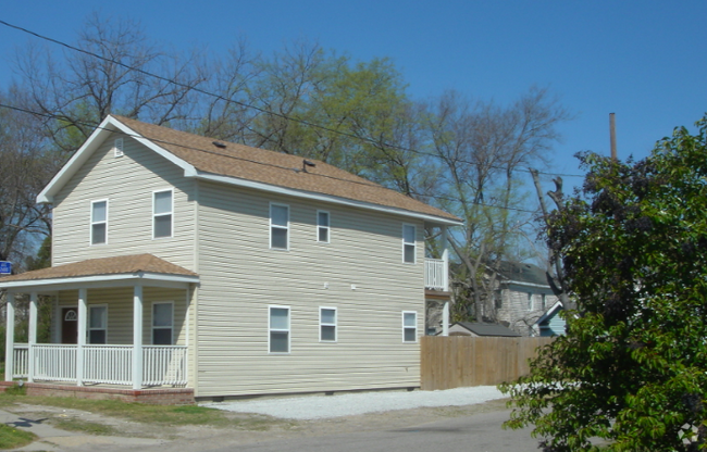 Building Photo - 1300 W 26th St Rental