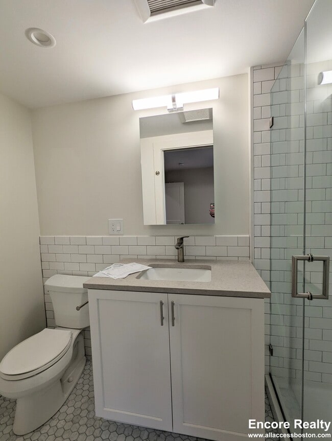 Photo - 550 Franklin St