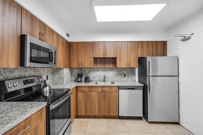 Photo - 5101 Collins Ave Unit 12U