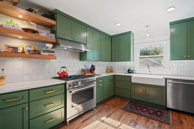 Photo - 4905 Duval St