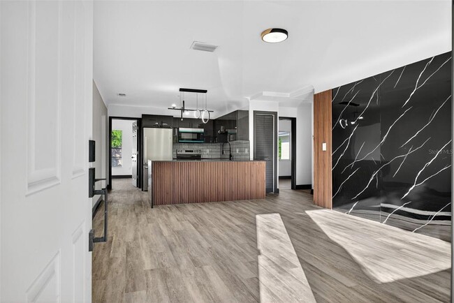 Photo - 2401 42nd St S