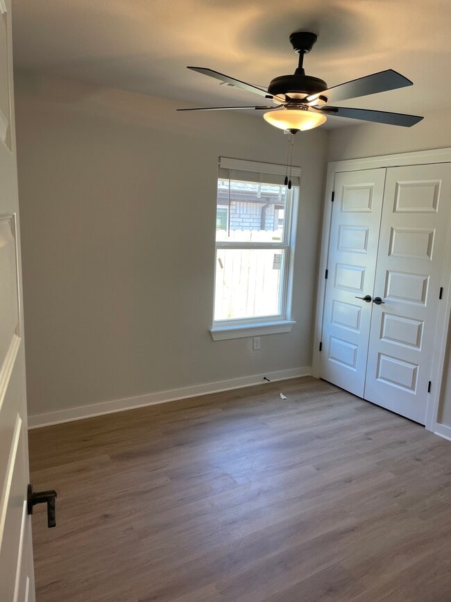 Photo - 1110 Maclaren Ave