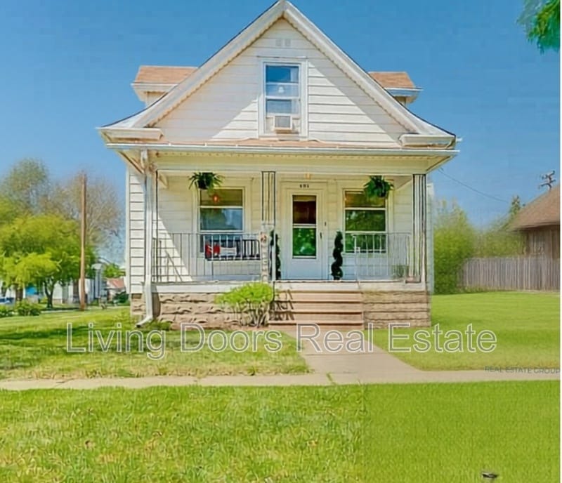 Photo - 602 C St