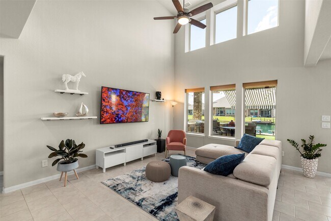 Photo - 29471 Westhope Dr