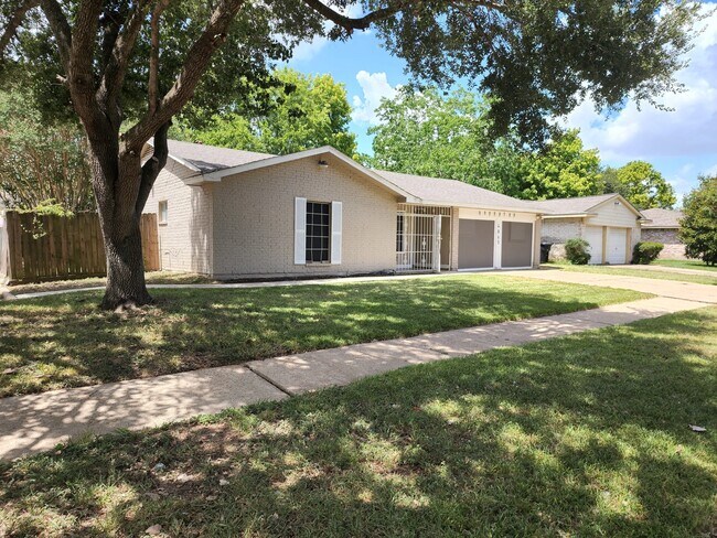 Photo - 4865 Beechaven St