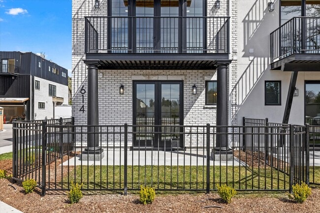 Photo - 614 N Avenue H Ave